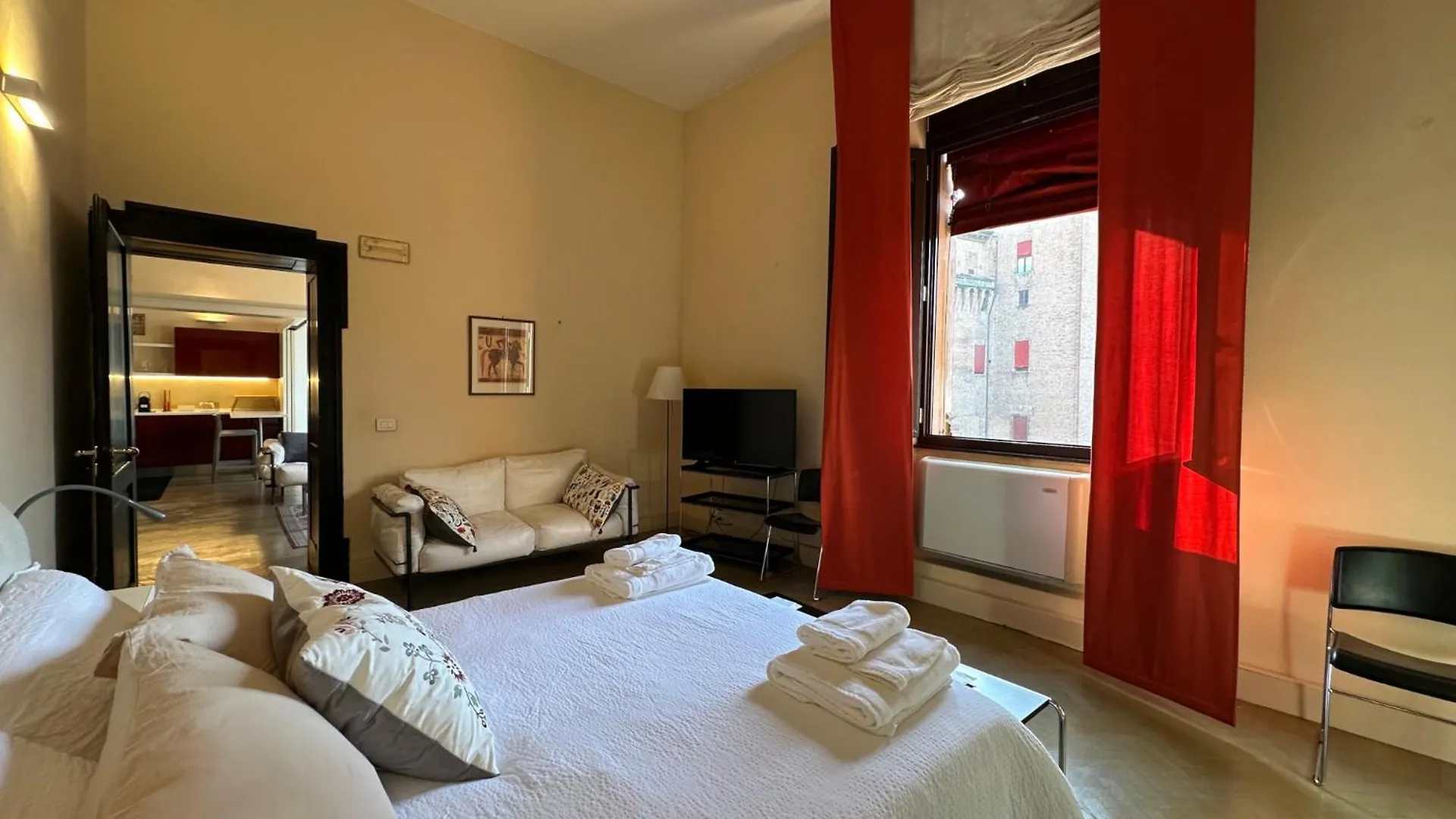 Residence Largo Castello Ferrara 0*,