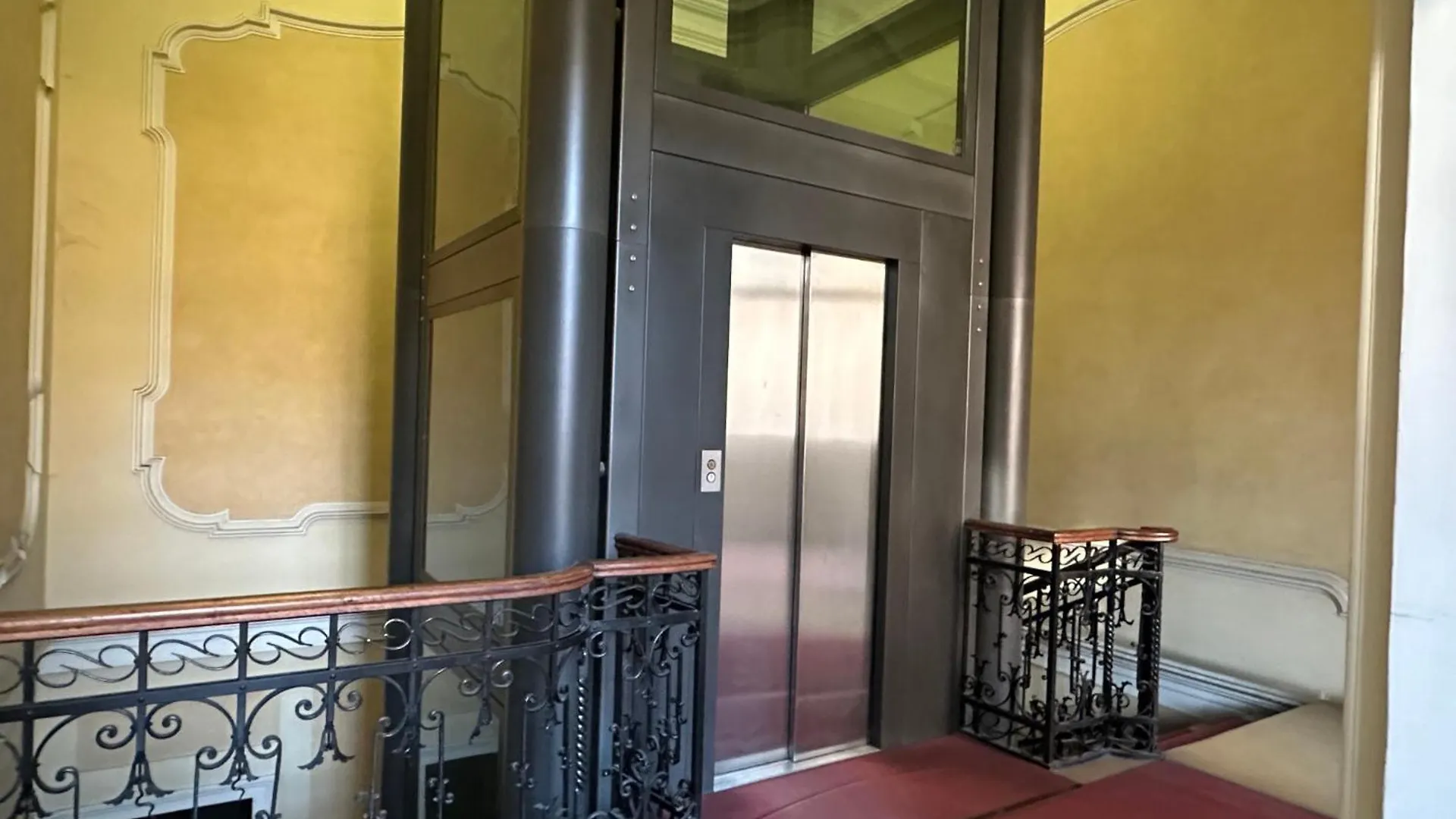 Residence Largo Castello Ferrara