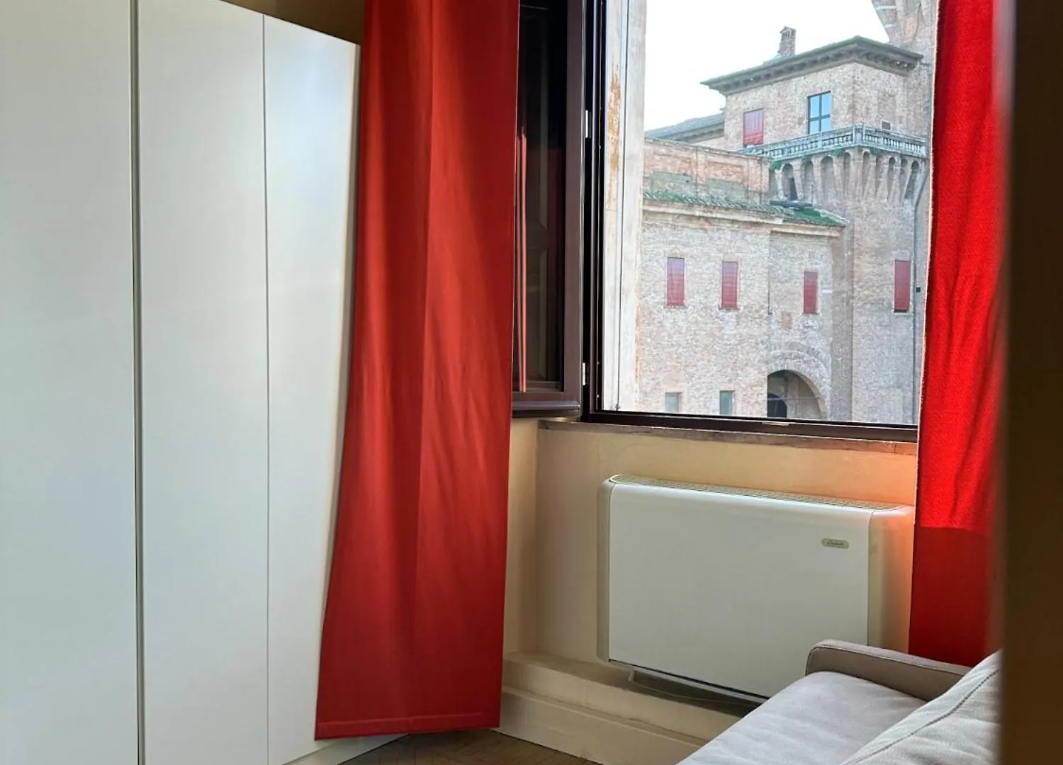 Residence Largo Castello Ferrara Apartment