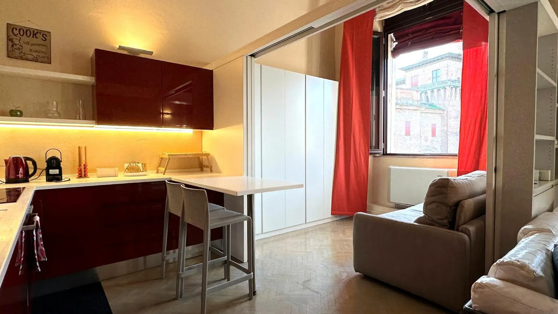 Residence Largo Castello Ferrara 0*,